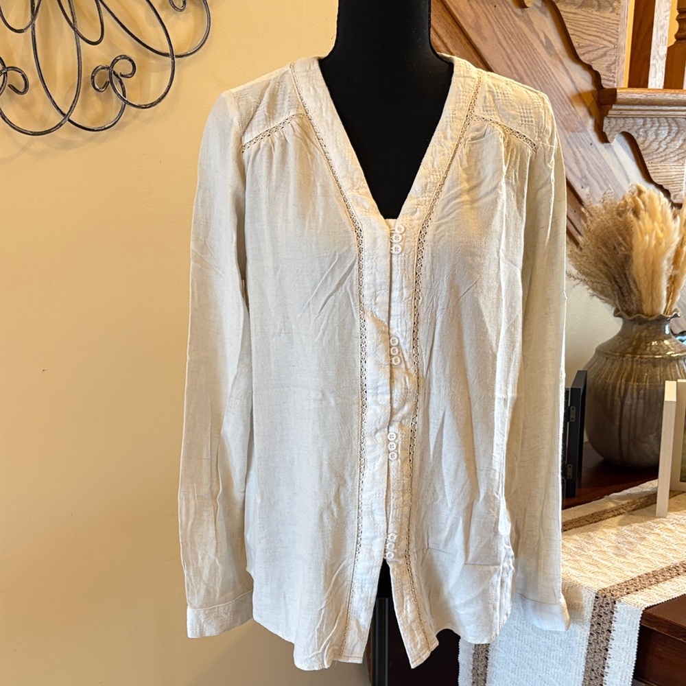 Mystree Boho Cream Button-Front V-Neck Lace-Trim Blouse